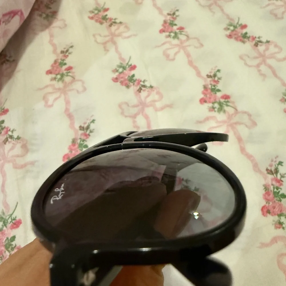 Ray-Ban Classic Black Sunglasses - Picture 11 of 14